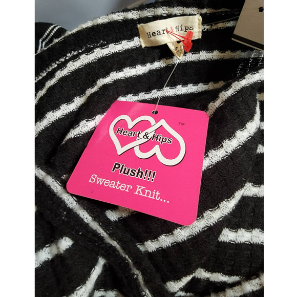 Heart & Hips Plush Knit Sweater. NWT - Picture 3 of 4